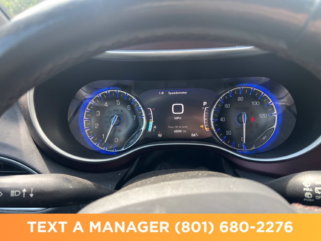 Used 2019 Chrysler Pacifica Touring-L FWD image 15