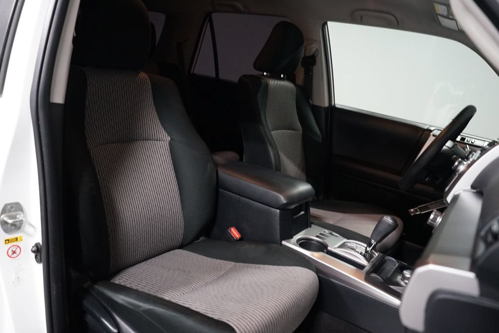 Certified 2019 Toyota 4Runner SR5 AWD/4WD image 26