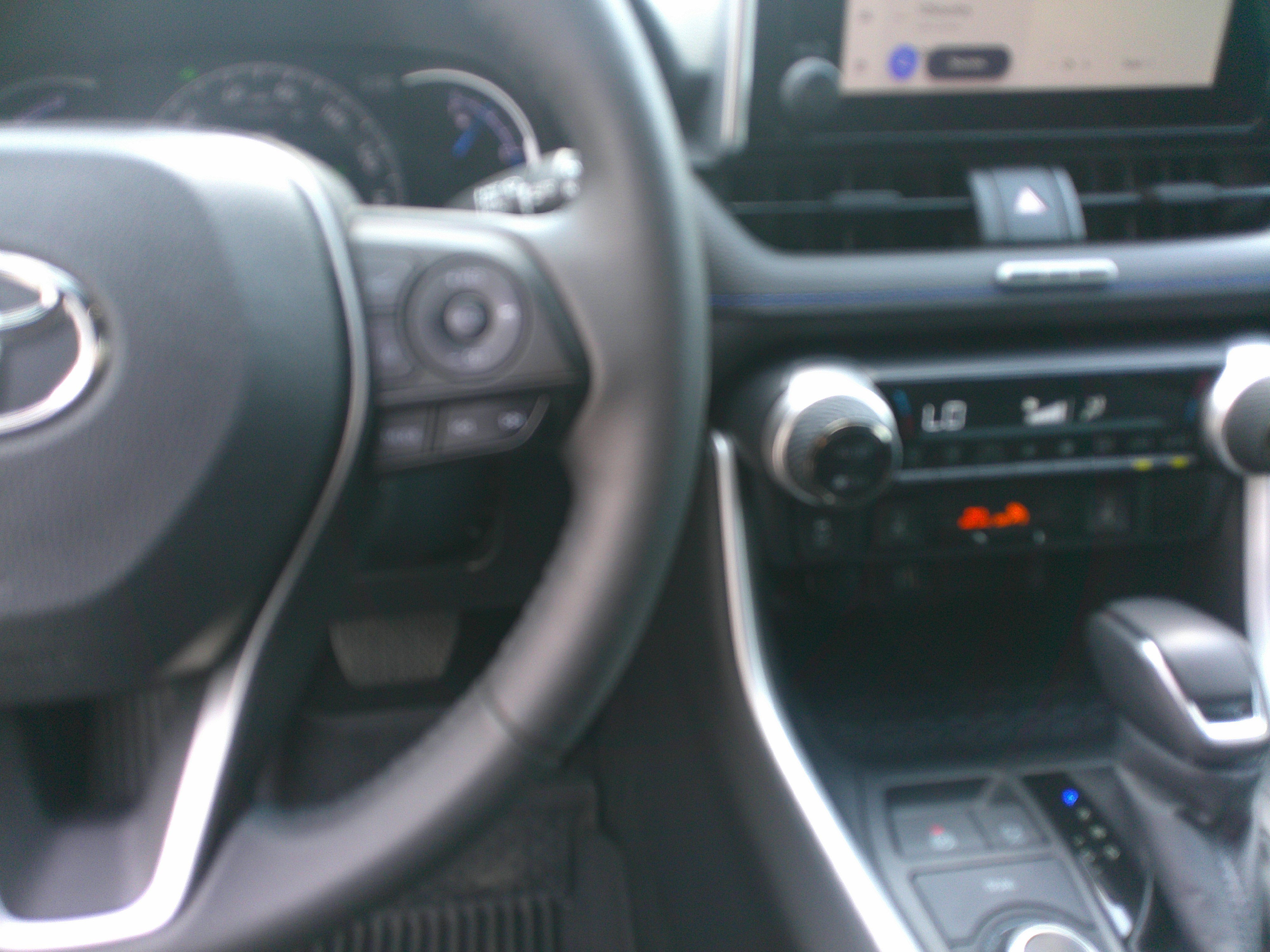 Used 2023 Toyota RAV4 SE w/ Convenience Package image 21