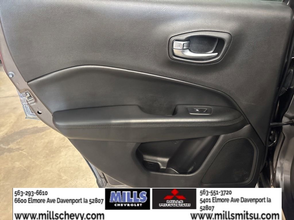 Used 2018 Jeep Compass Latitude w/ Popular Equipment Group AWD/4WD image 11
