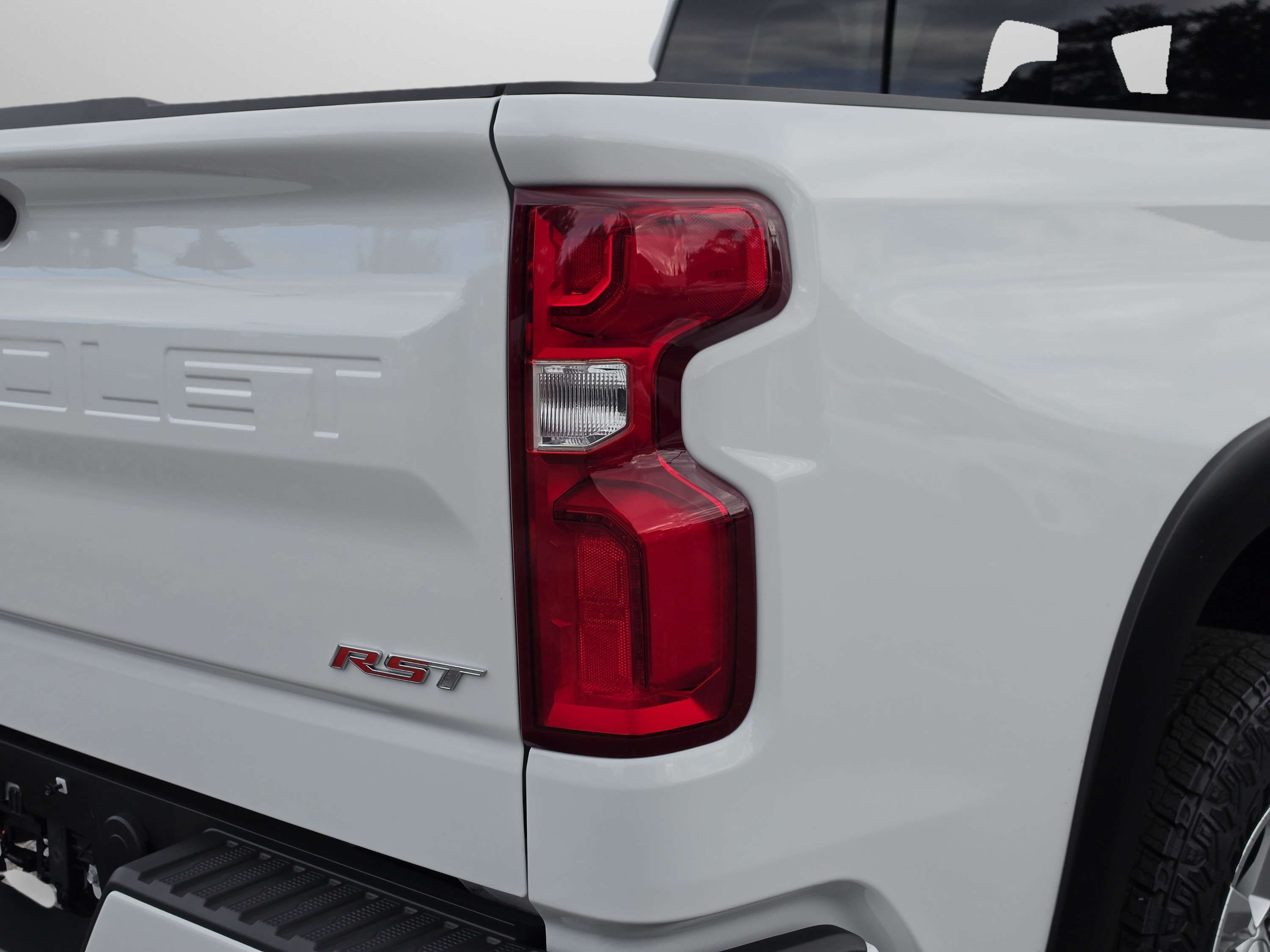 Used 2025 Chevrolet Silverado 1500 RST AWD/4WD image 14