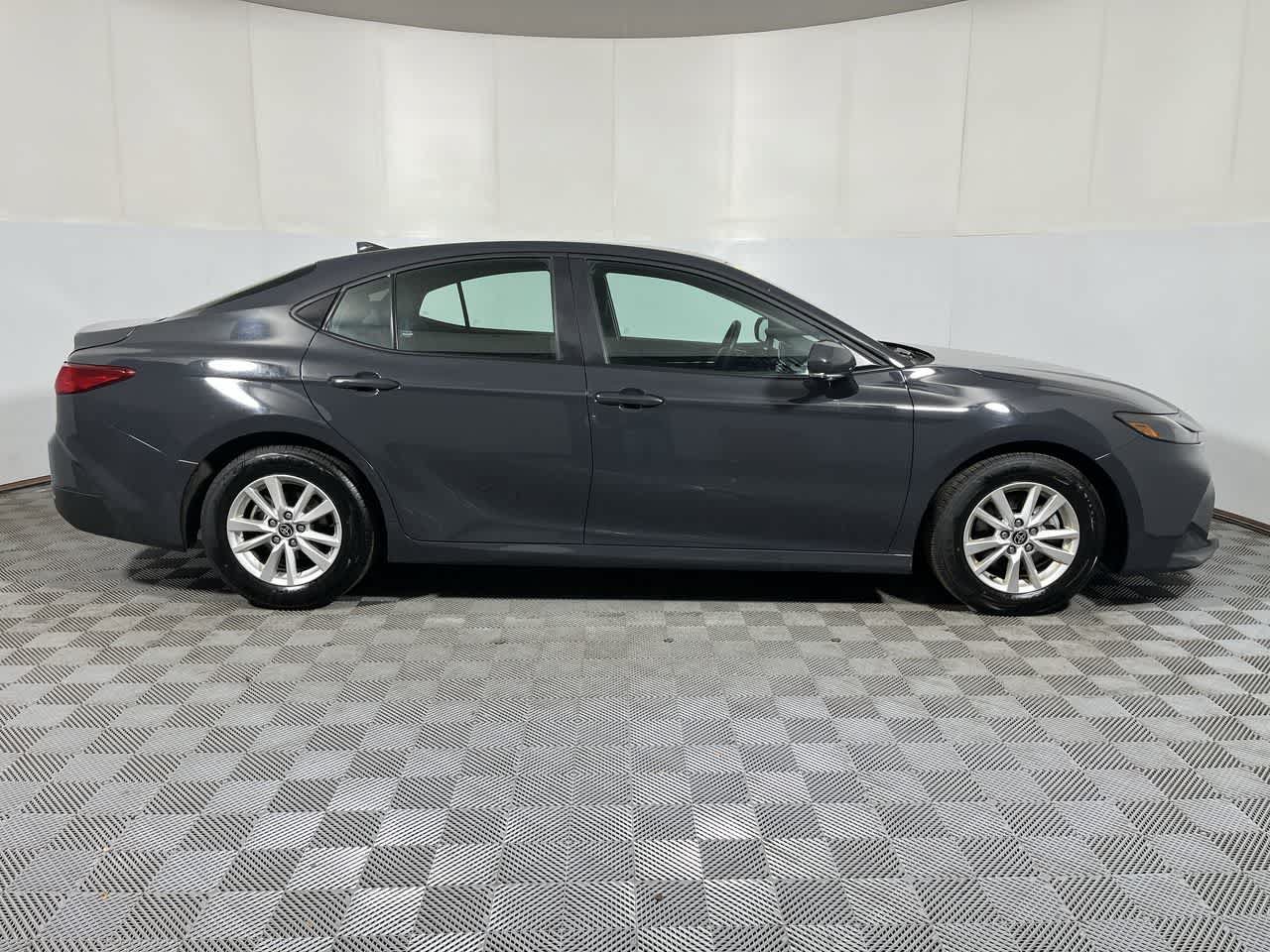 Used 2025 Toyota Camry LE FWD image 9