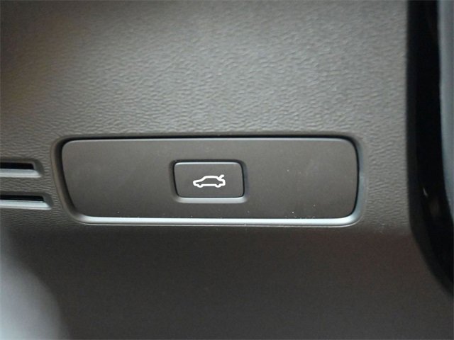 New 2026 Volvo XC40 B4 Plus w/ Protection Package Premier image 27