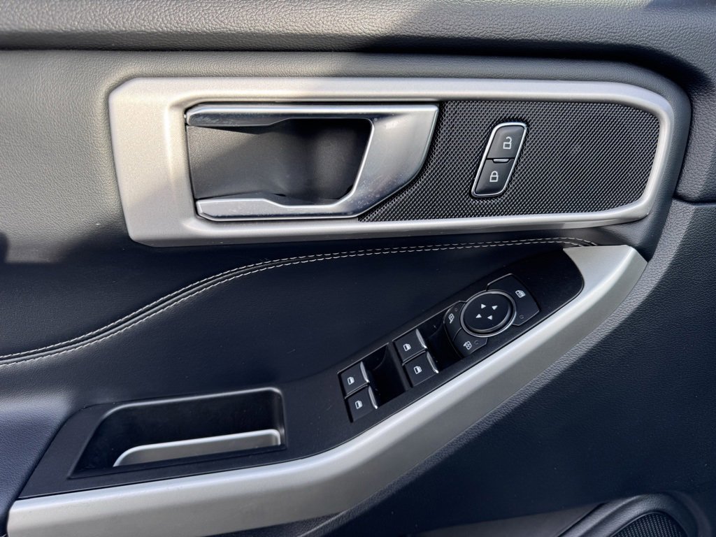 Used 2022 Ford Explorer XLT w/ Equipment Group 202A image 22