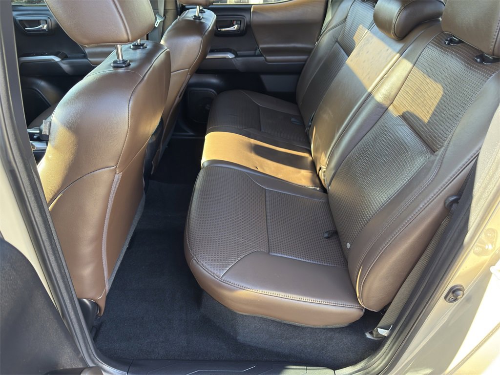 Used 2019 Toyota Tacoma Limited image 13