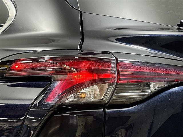 Used 2025 Toyota Sienna XLE image 35