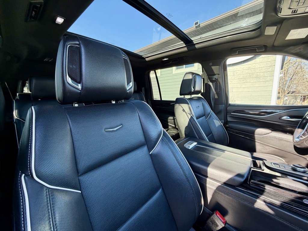 Used 2023 Cadillac Escalade ESV Sport image 25