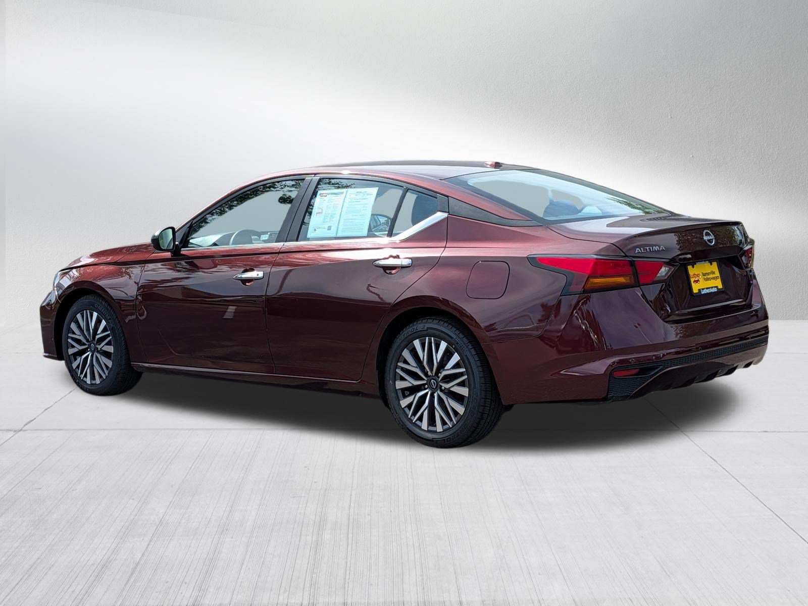 Used 2024 Nissan Altima 2.5 SV FWD image 5