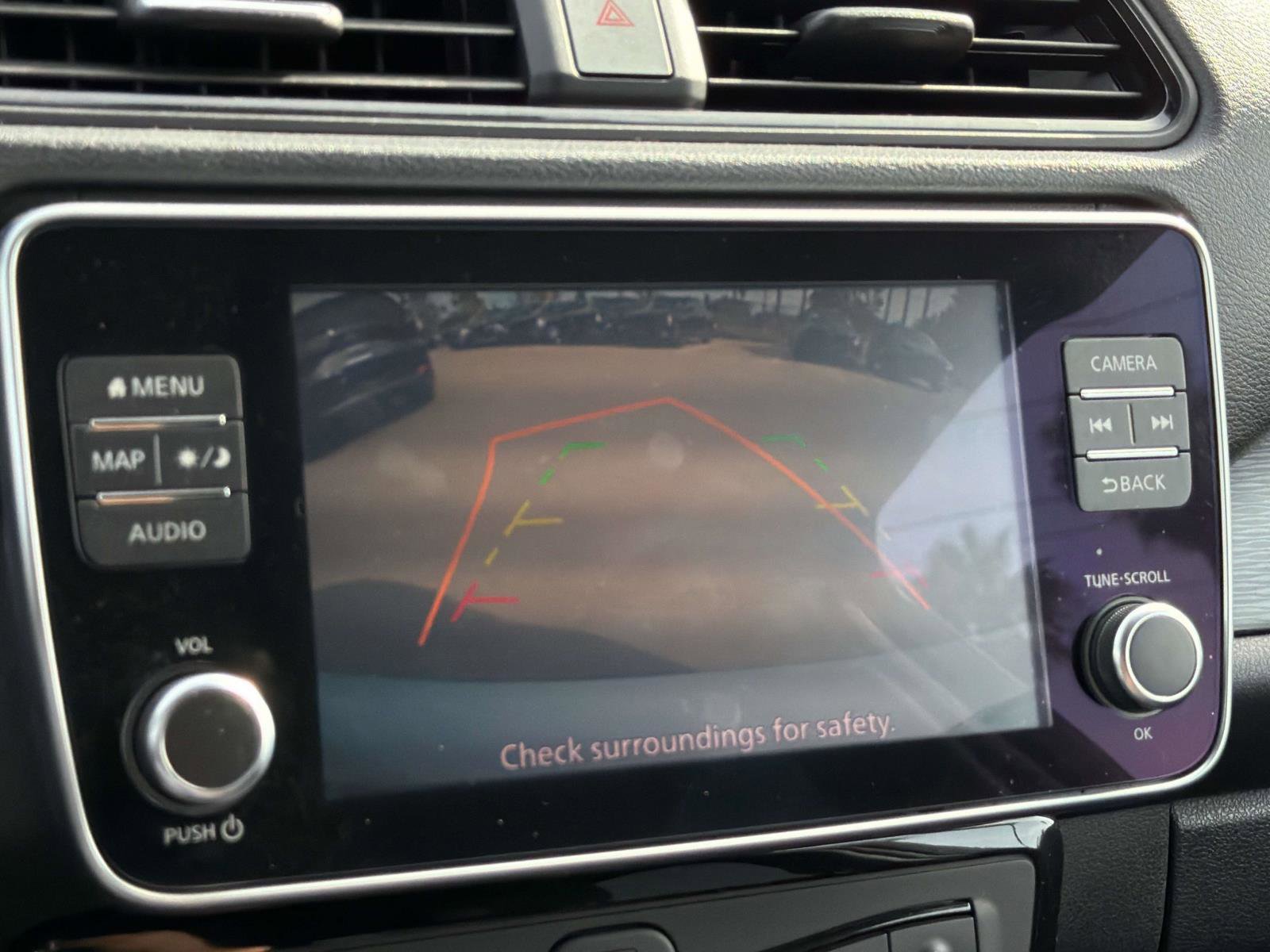 Used 2022 Nissan Leaf SV image 16