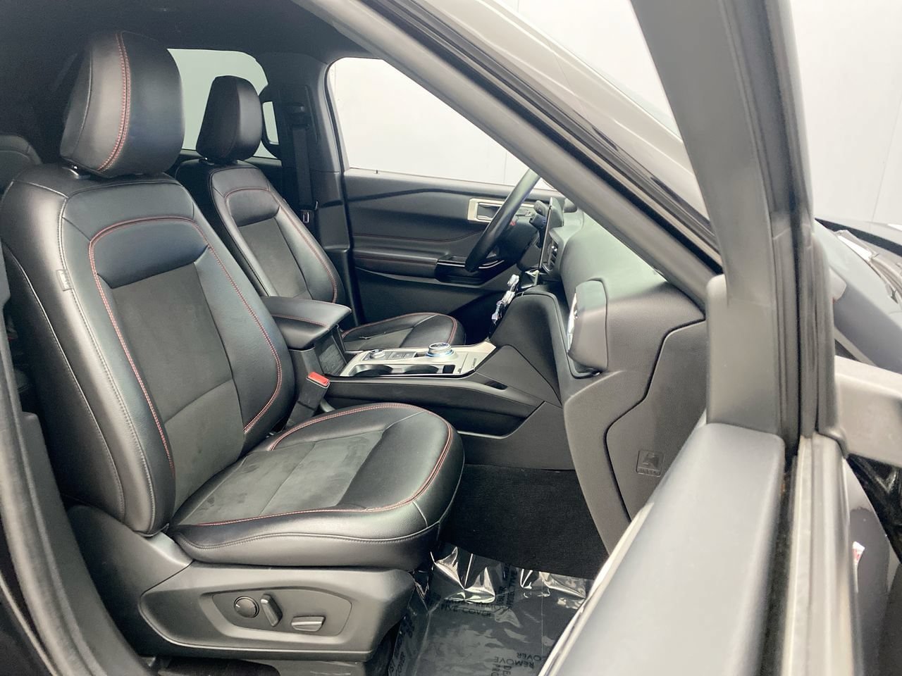 Used 2023 Ford Explorer ST-Line AWD/4WD image 23