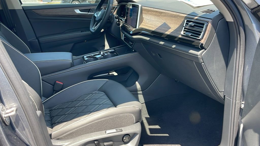 New 2025 Volkswagen Atlas SEL Premium R-Line image 34