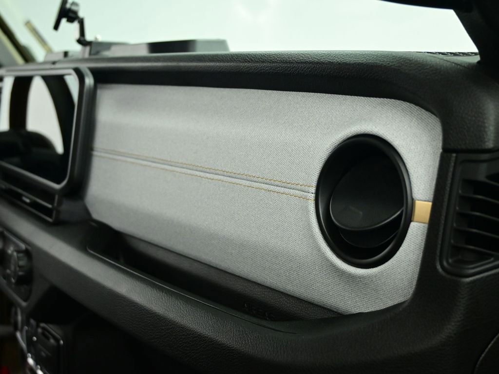 Used 2025 Jeep Gladiator Willys image 59