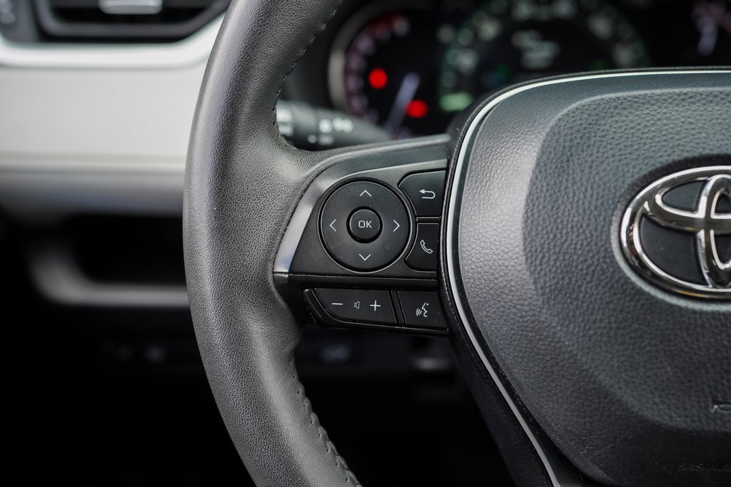 Used 2023 Toyota RAV4 XLE Premium image 28