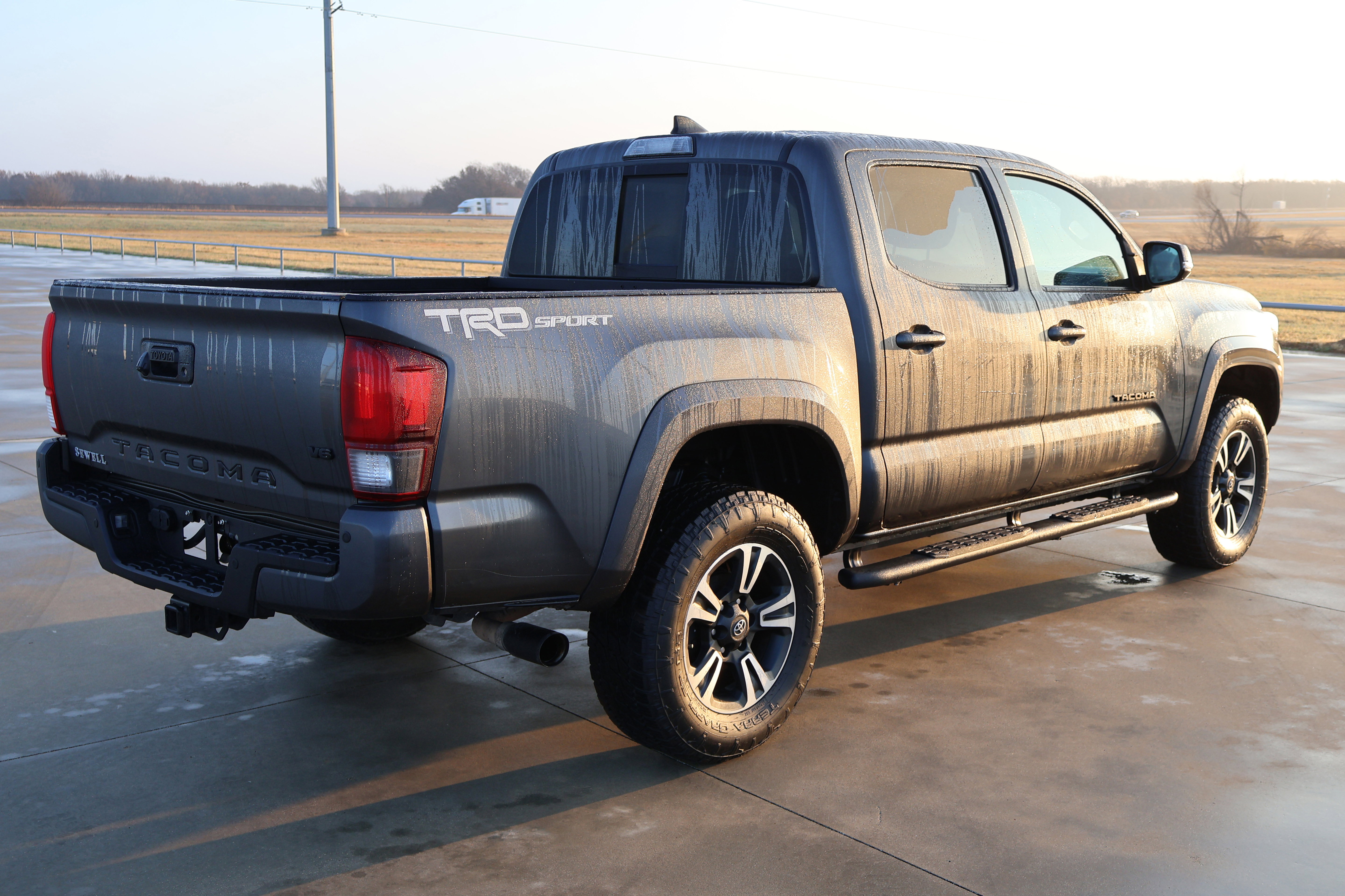 Used 2019 Toyota Tacoma TRD Sport image 7