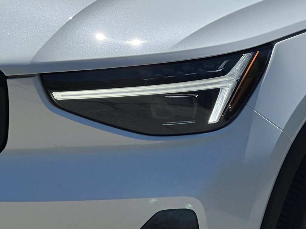 Used 2023 Volvo XC40 B5 Ultimate w/ Climate Package AWD/4WD image 10