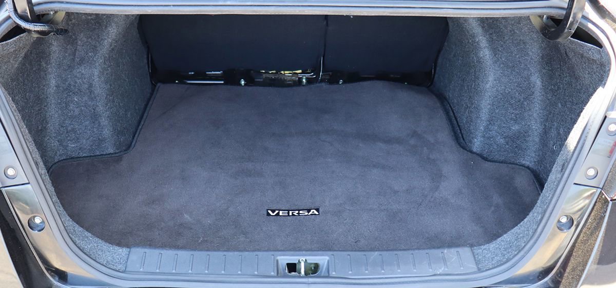 Used 2021 Nissan Versa SV FWD image 23
