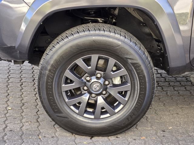Used 2023 Toyota Tacoma SR5 w/ Technology Package image 10