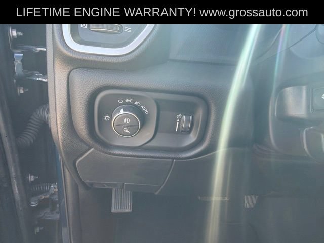 Used 2022 RAM 2500 Big Horn w/ Night Edition AWD/4WD image 14