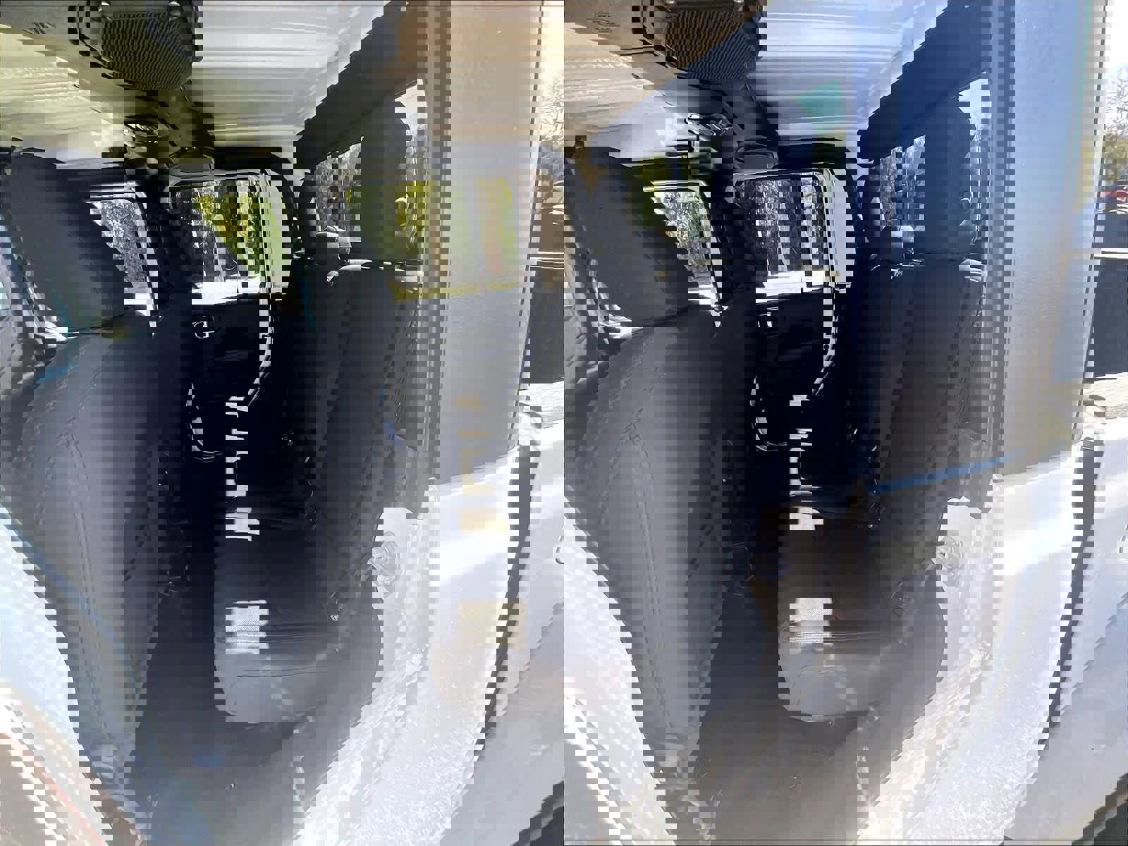 Used 2023 Jeep Gladiator Overland image 15