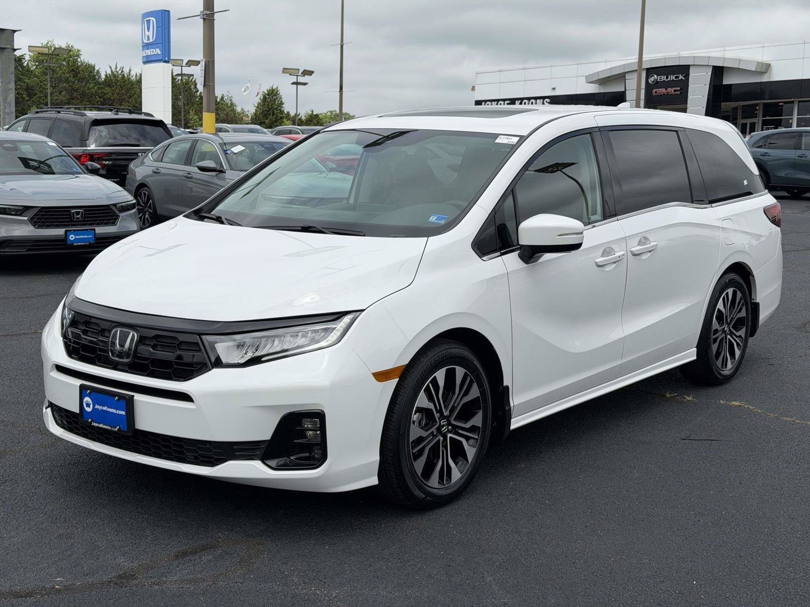Certified 2026 Honda Odyssey Elite image 4