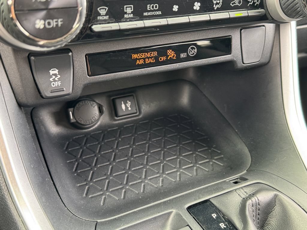 Certified 2019 Toyota RAV4 LE w/ Carpet Mat Package AWD/4WD image 24