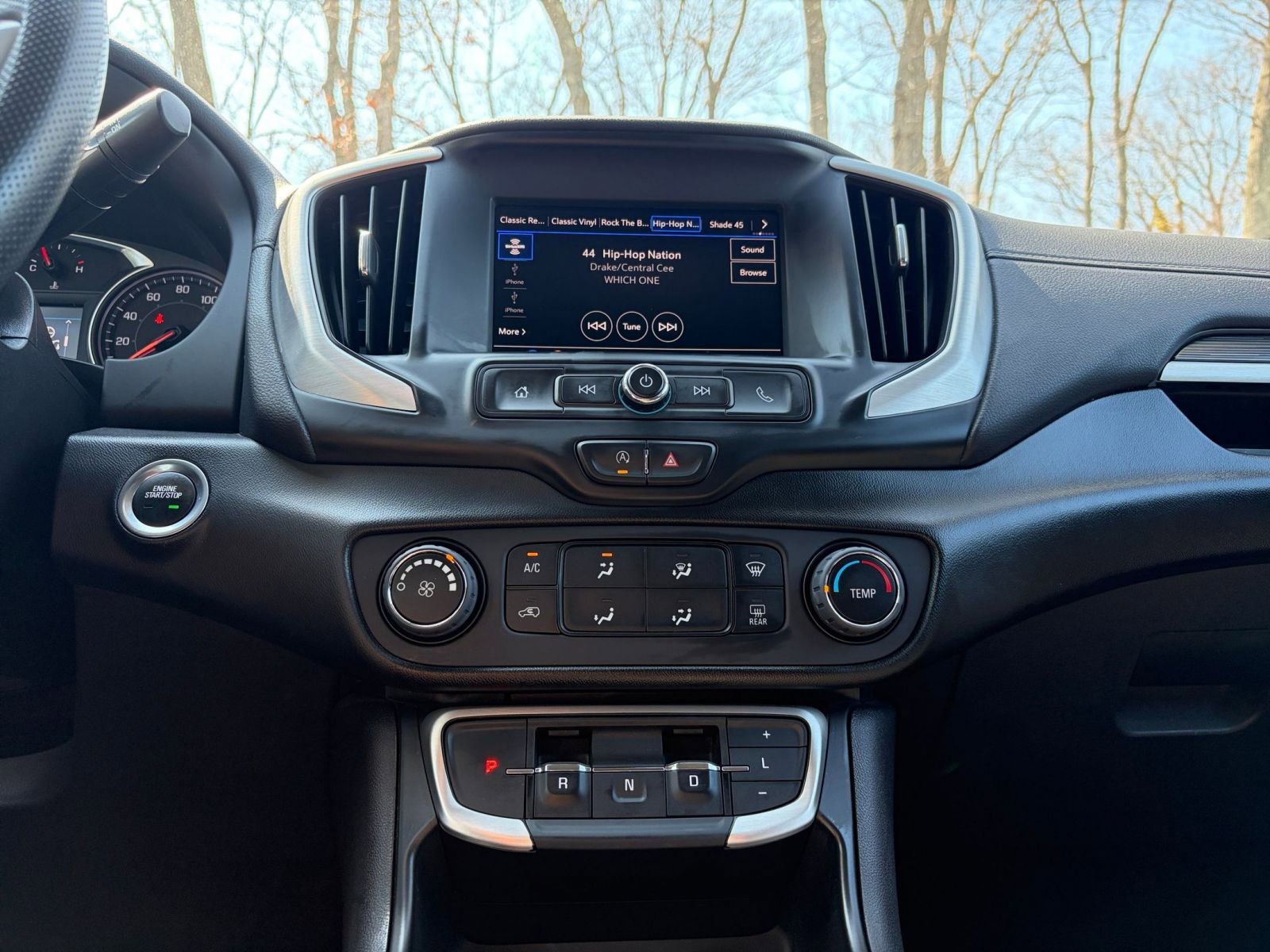 Used 2024 GMC Terrain SLE image 17