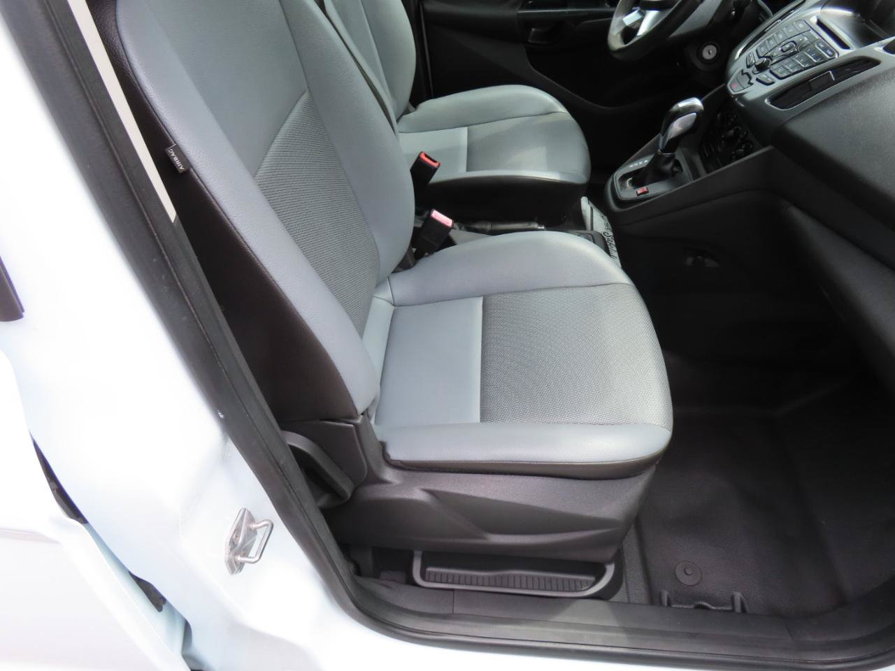 Used 2017 Ford Transit Connect XL FWD image 15