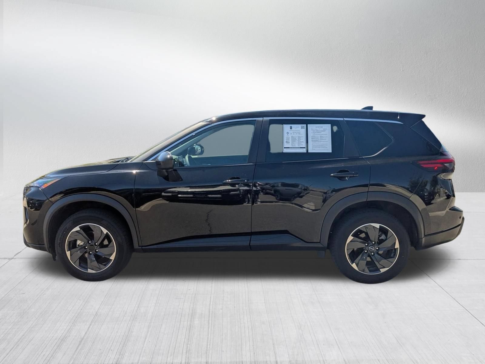 Used 2024 Nissan Rogue SV FWD image 2