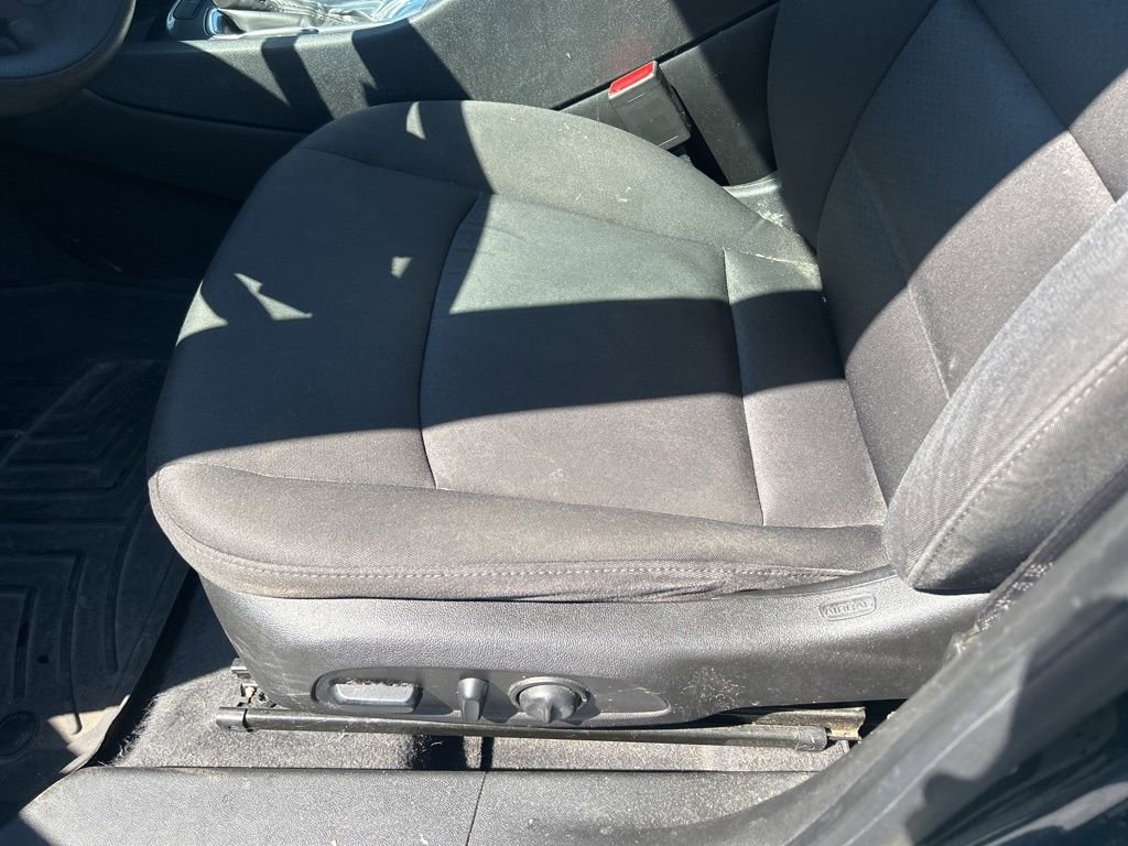 Used 2019 Chevrolet Malibu LT FWD image 17