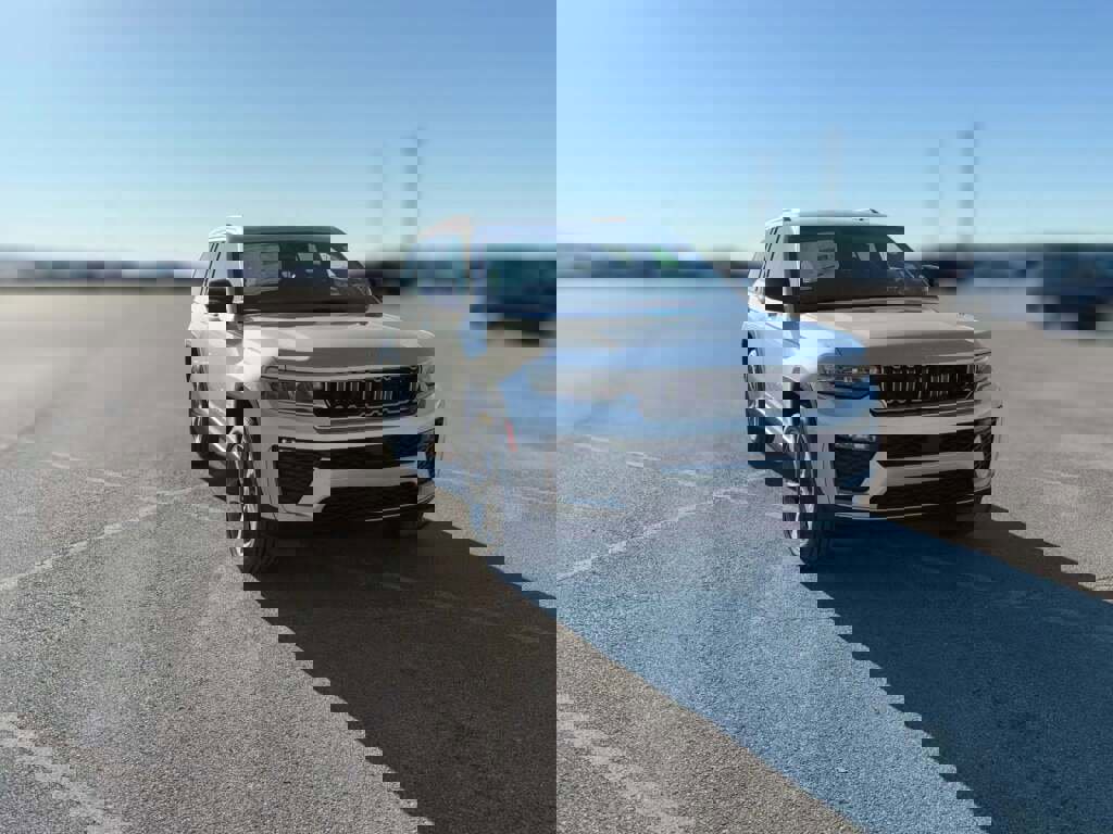 New 2026 Jeep Grand Cherokee Limited image 17