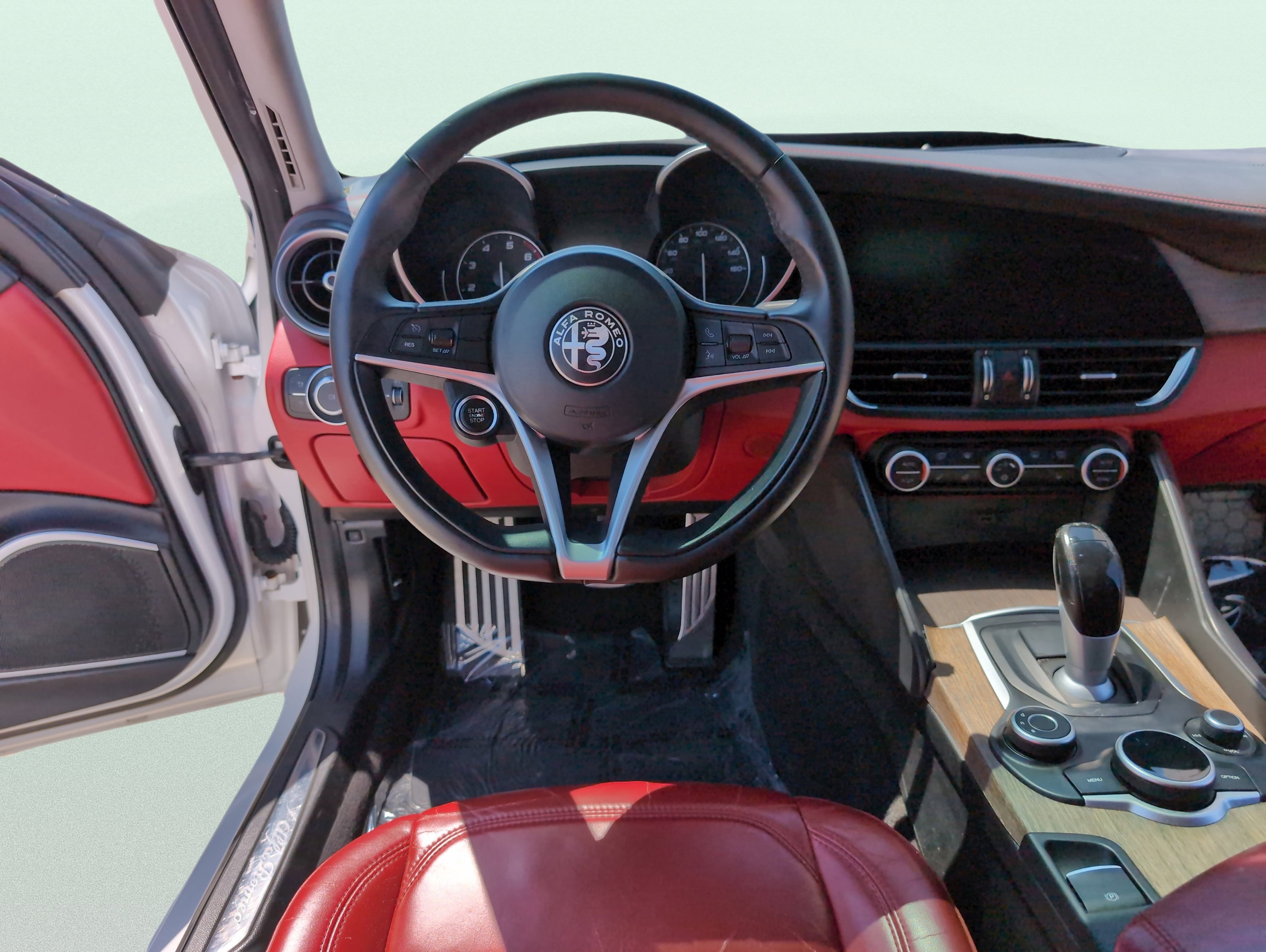 Used 2017 Alfa Romeo Giulia Ti w/ TI Lusso Package image 2