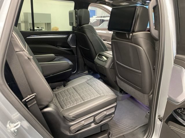 Used 2025 Cadillac Escalade V w/ LPO, ONYX Package AWD/4WD image 16