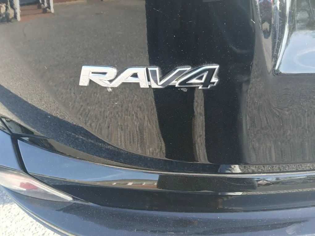 Used 2016 Toyota RAV4 LE FWD image 28