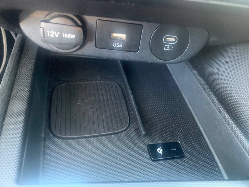 Certified 2025 Hyundai Elantra SEL FWD image 24
