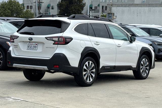 Used 2023 Subaru Outback Limited image 3