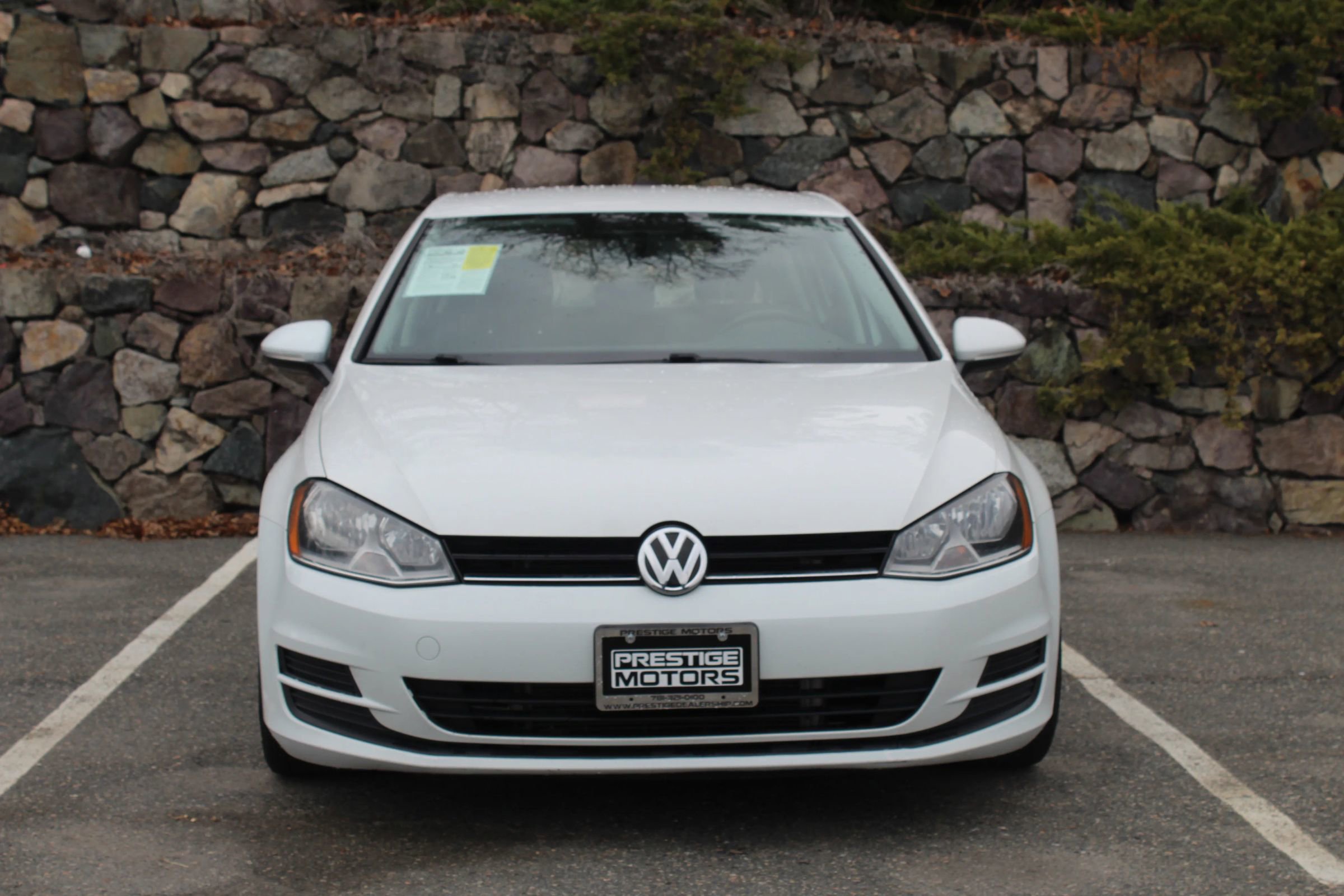 Used 2017 Volkswagen Golf Wolfsburg Edition image 3