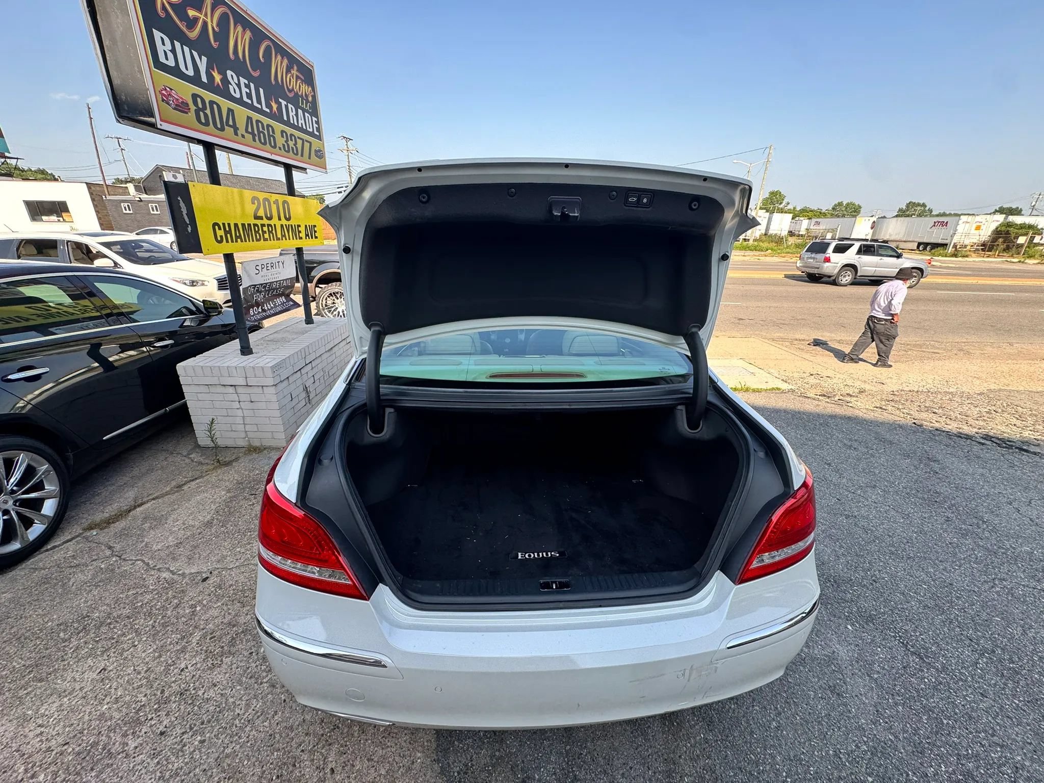 Used 2011 Hyundai Equus Ultimate RWD image 16