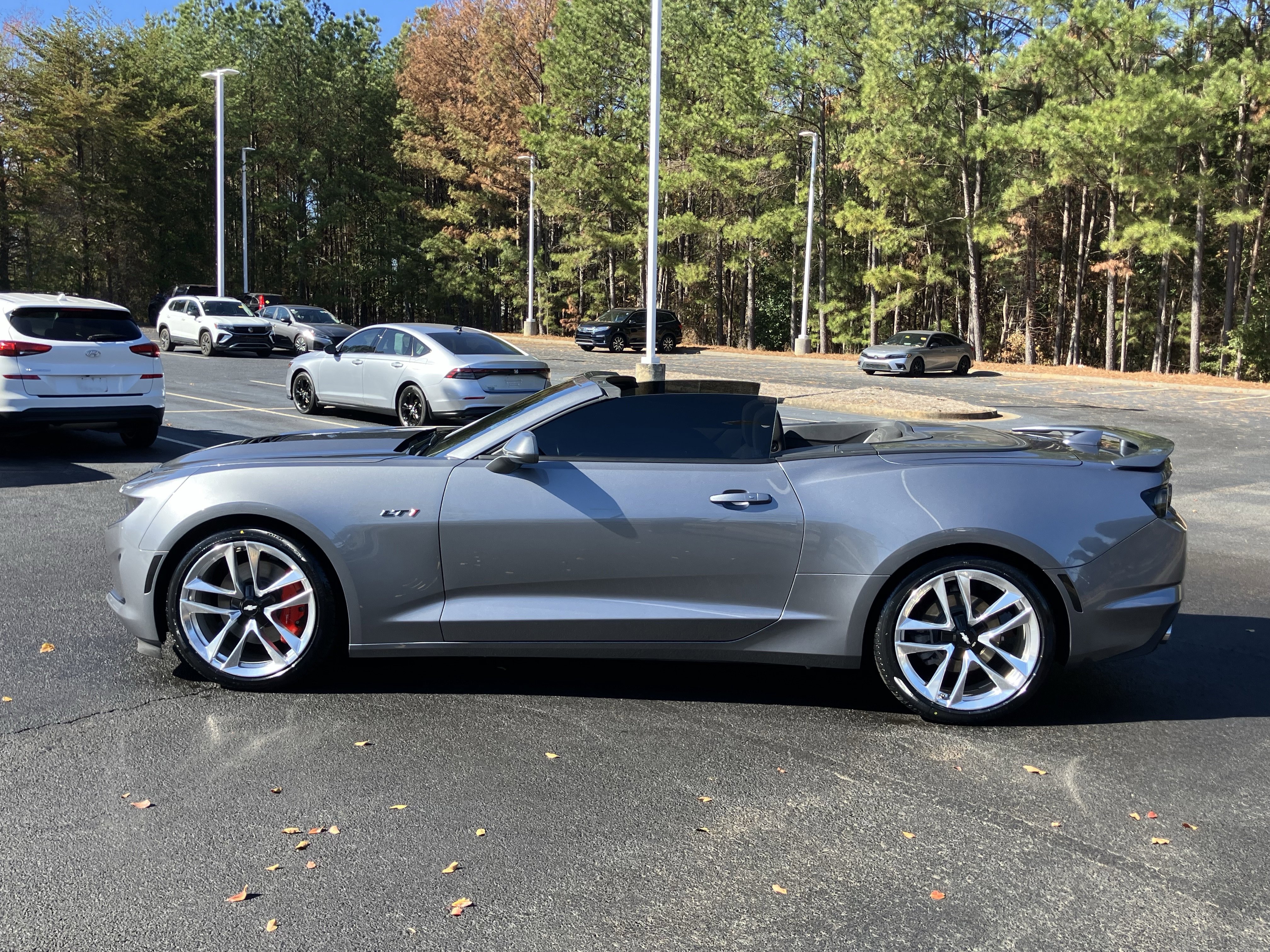 Used 2022 Chevrolet Camaro LT w/ RS Package image 7