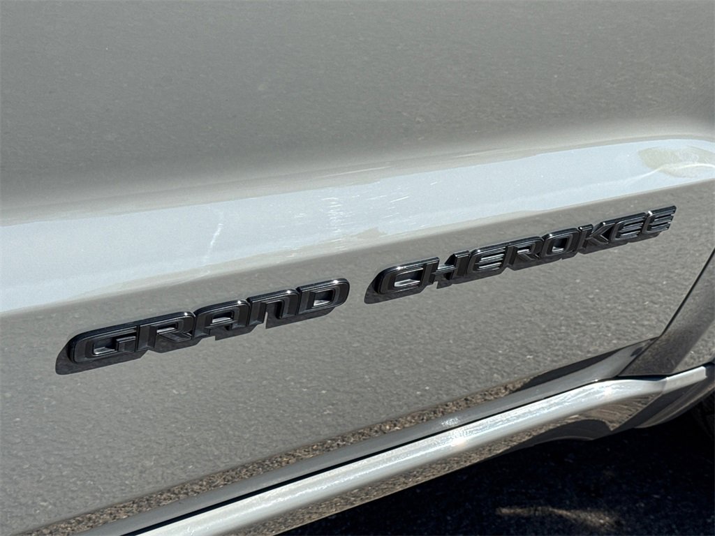 Certified 2021 Jeep Grand Cherokee Laredo X image 8