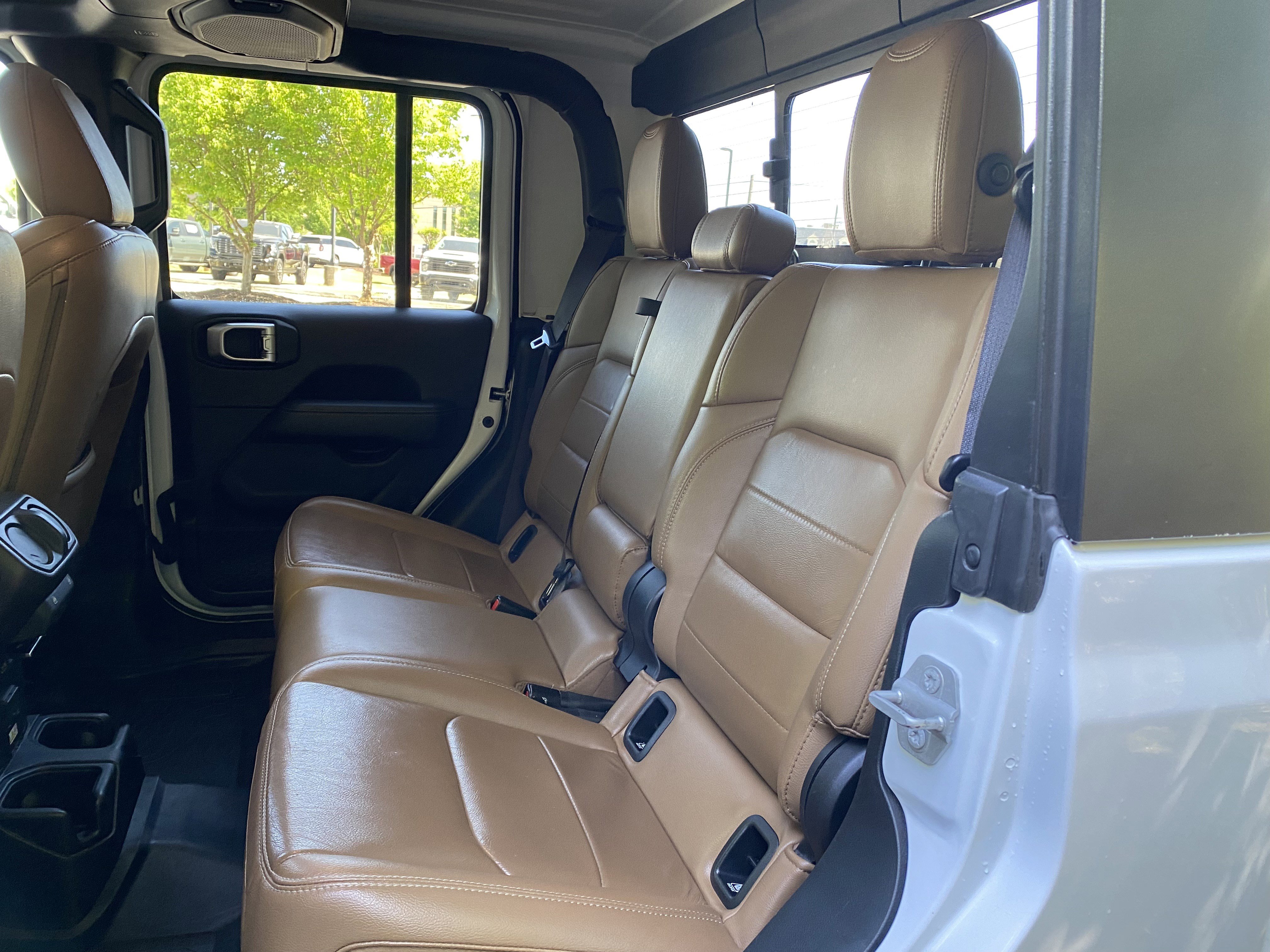 Used 2020 Jeep Gladiator Overland AWD/4WD image 37