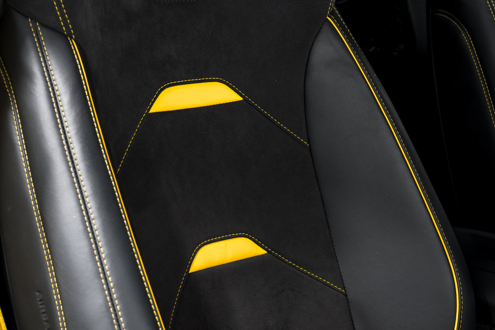 Used 2021 Lamborghini Huracan EVO RWD image 37