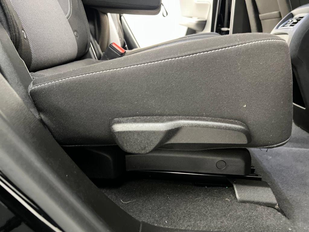 Used 2025 Chevrolet Blazer LT FWD image 23