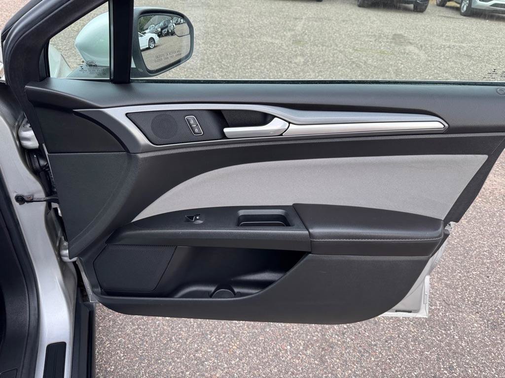 Used 2014 Ford Fusion S FWD image 27