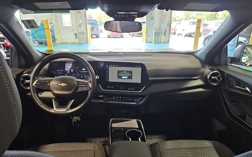 Used 2025 Chevrolet Equinox LT FWD image 5