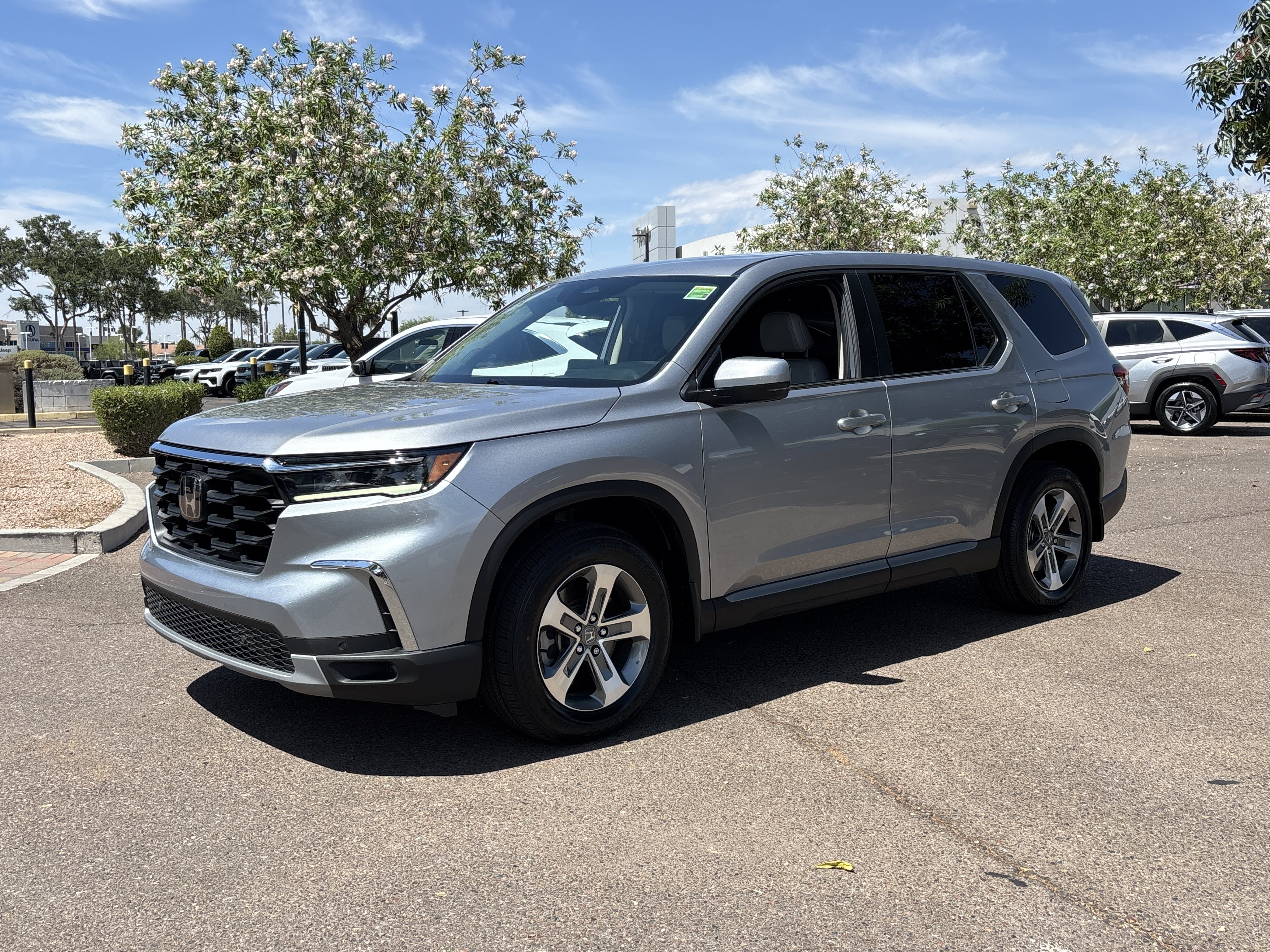 Used 2024 Honda Pilot EX-L image 2