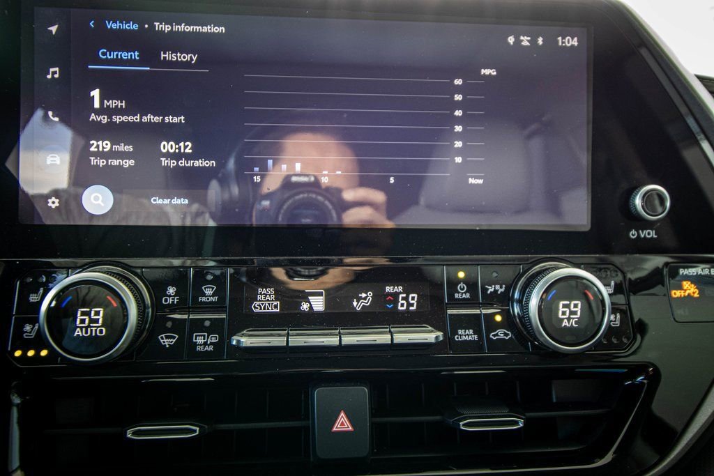 Used 2023 Toyota Highlander Limited image 34