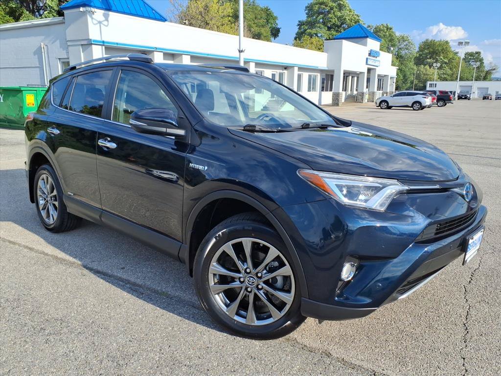 Used 2018 Toyota RAV4 Limited AWD/4WD image 2