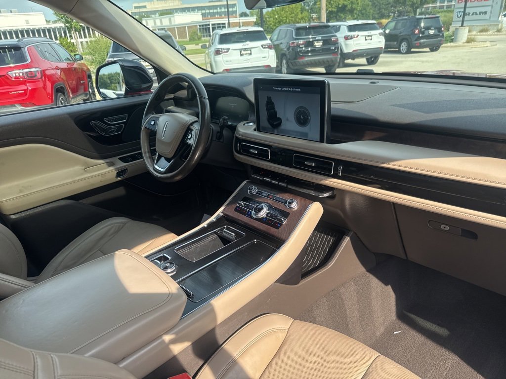 Used 2021 Lincoln Aviator Reserve w/ Elements Package Plus image 11