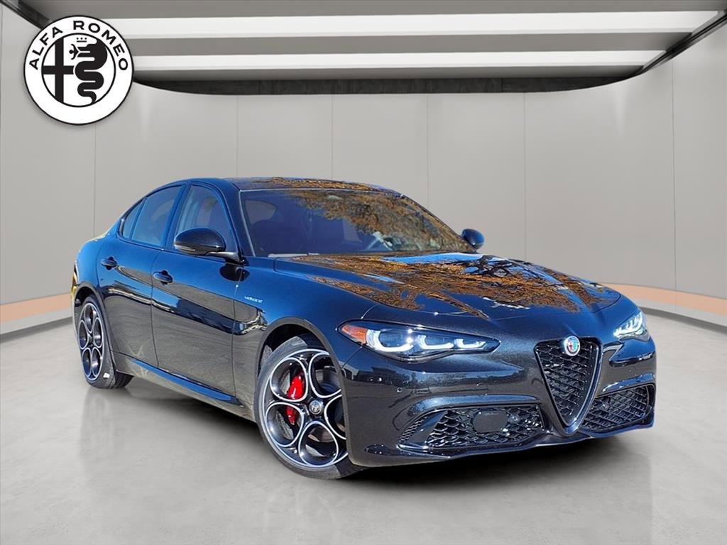 New 2025 Alfa Romeo Giulia w/ Veloce Package Rwd