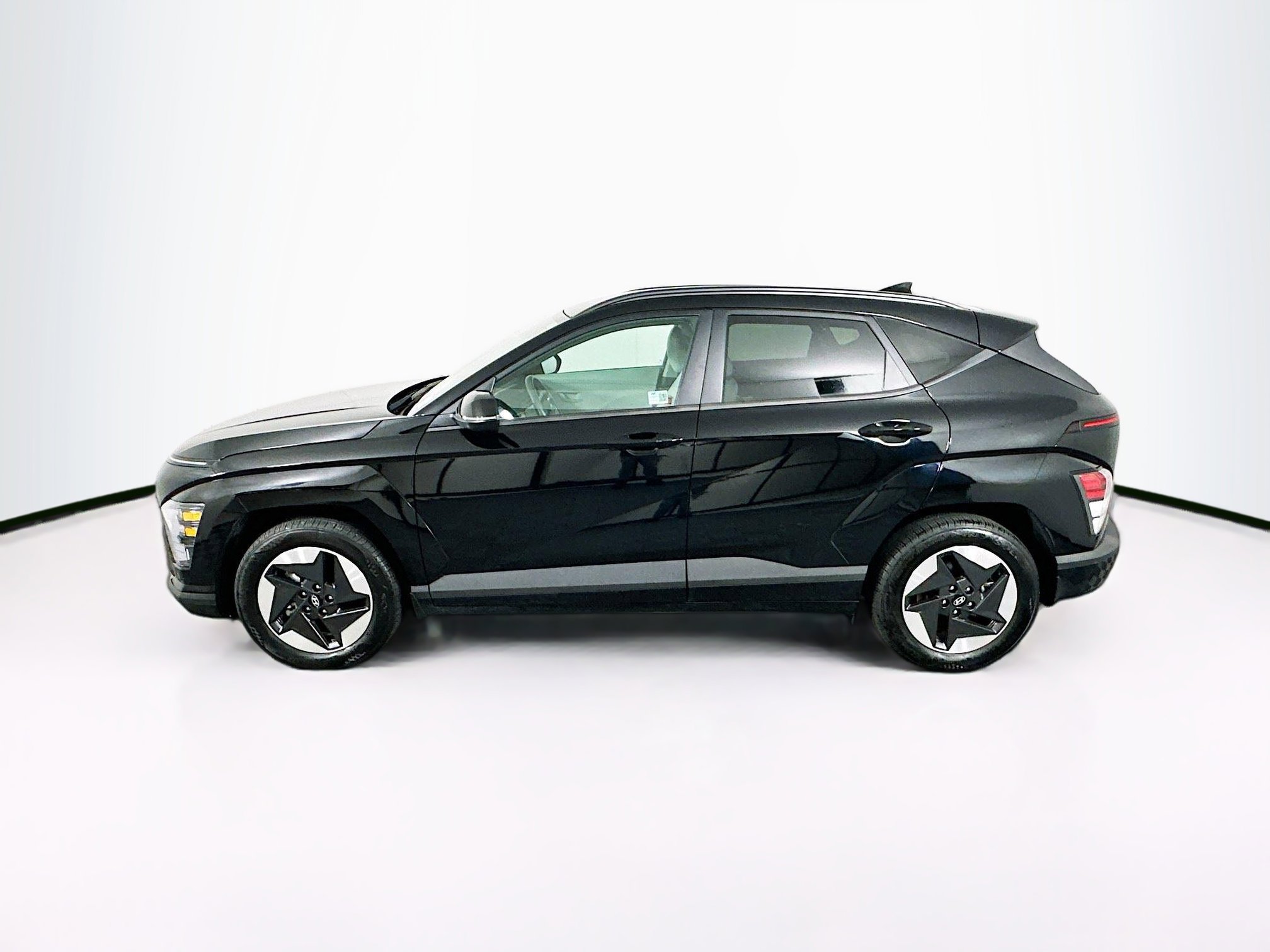 Used 2024 Hyundai Kona SEL image 4